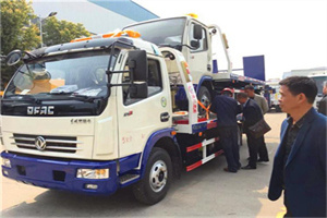 华阴汽车道路救援拖车价格